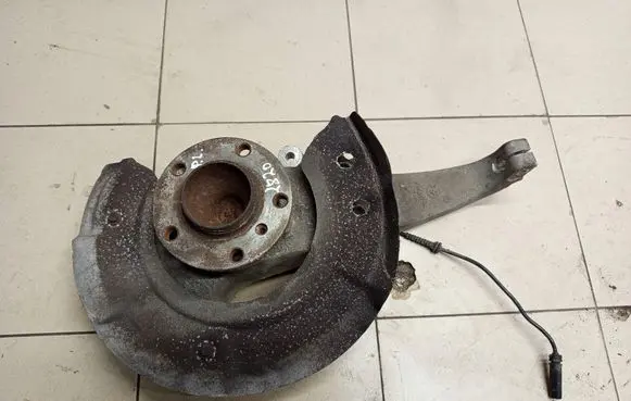 BMW 5 F10 F11 Front wheel hub spindle knuckle