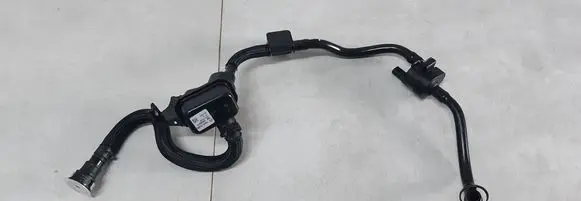 Volkswagen Tiguan Vacuum line/pipe/hose 05E133366DH