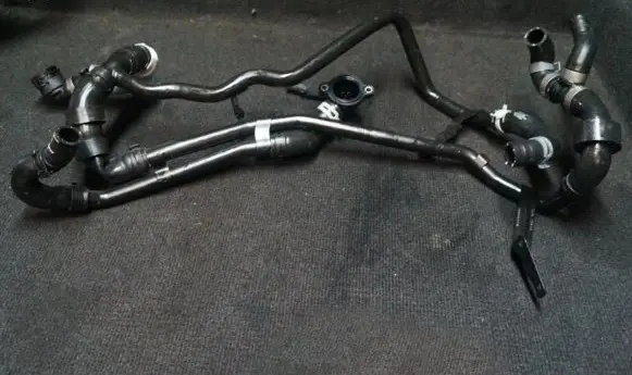 Volkswagen Jetta VI Engine coolant pipe/hose