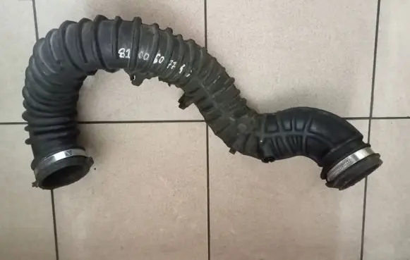 Renault Trafic II (X83) Intercooler hose/pipe 8200607746 93858731