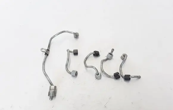 Fuel injector supply line/pipe