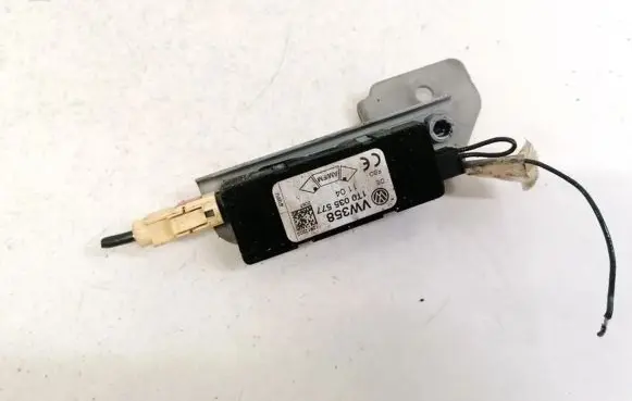 Volkswagen Touran I Antenna control unit 1T0035577 VW358