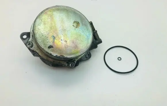 Volkswagen Touareg I Vacuum pump 057145100AH