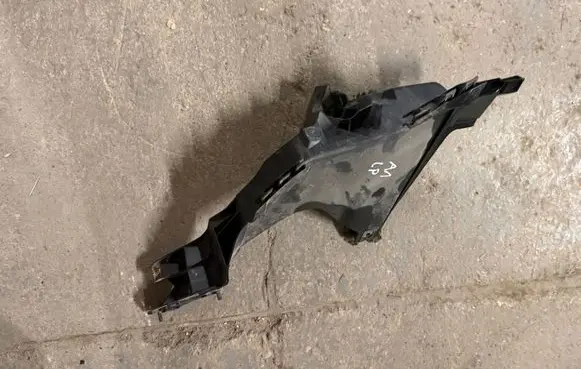 Audi A1 Headlight/headlamp mounting bracket 8X0805607
