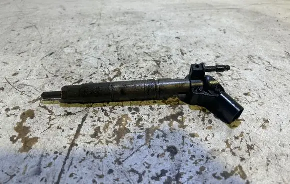 Chrysler 300 - 300C Fuel injector A6420700587 0445115027 050926