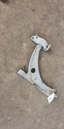 Volkswagen PASSAT B6 Front lower control arm/wishbone