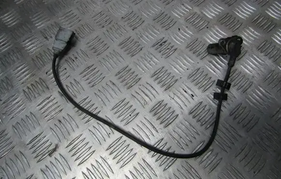 Volkswagen Bora Crankshaft position sensor 038907319a