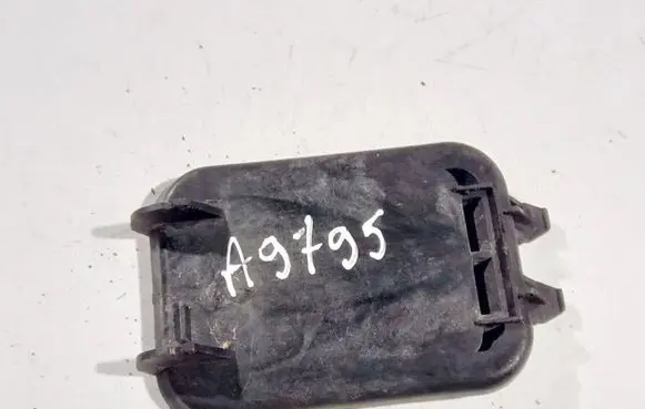 Lexus IS 220D-250-350 Fuse box cover 