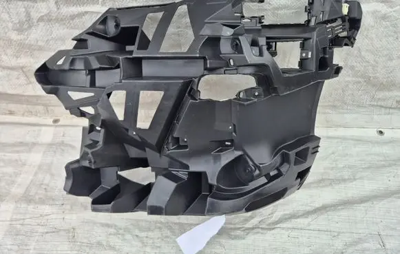 BMW 5 G60 G61 Front bumper mounting bracket 8084655 51118084655