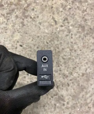 BMW 5 F10 F11 AUX in-socket connector 9129651 PA6GF30