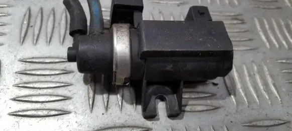 BMW 5 E39 Turbo solenoid valve 72279600 7.22796.00