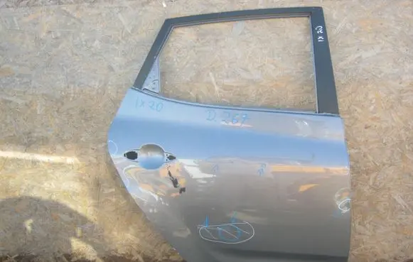 Hyundai ix20 Rear door