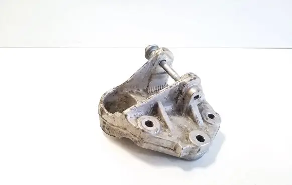 Peugeot 508 Engine mounting bracket 9647646380