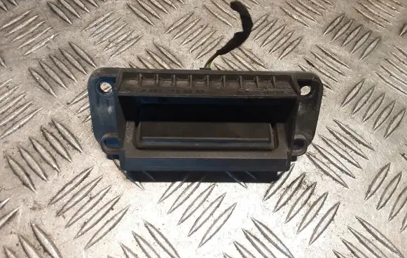 Mercedes-Benz C W204 Tailgate/boot open switch button 2047500293 A2047500293