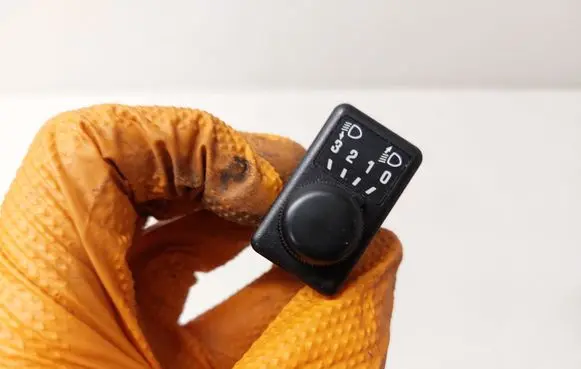 Subaru Impreza II Headlight level height control switch