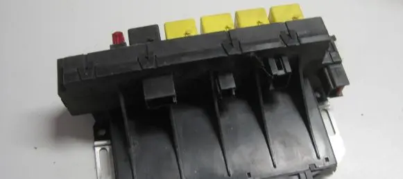 Mercedes-Benz S W220 Fuse module A0295450432