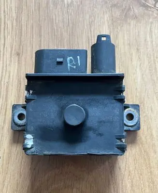 BMW 1 E81 E87 Glow plug pre-heat relay 7786821