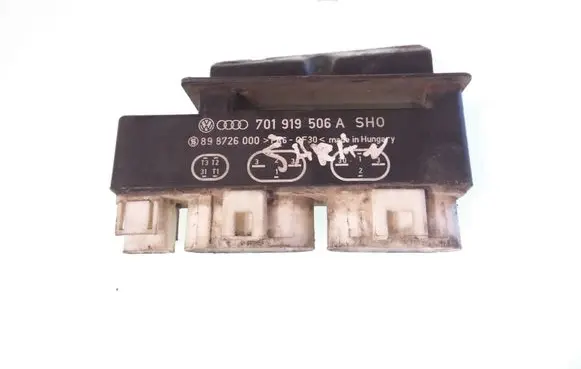 Coolant fan relay