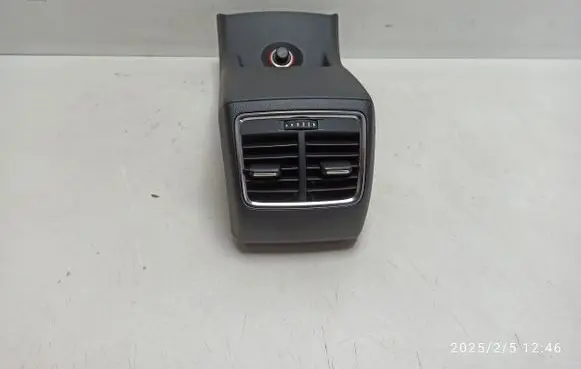 Audi Q3 8U Rear air vent grill 8U0864376A 8U0819203