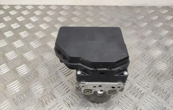 Mazda 6 ABS Pump GHR1437A0 1338000670 01R300899N2