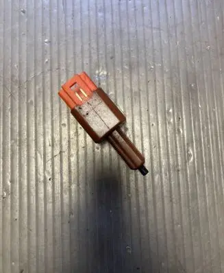 Nissan Qashqai+2 Brake pedal sensor switch