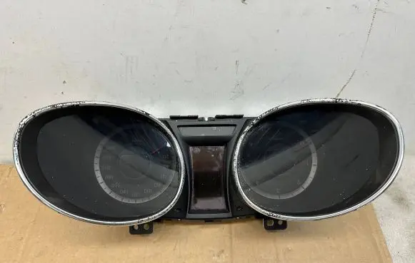 Speedometer (instrument cluster)