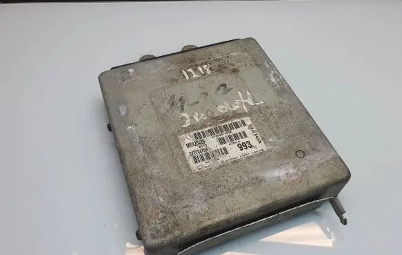 Volvo S40, V40 Engine control unit/module MR420429 E2T70476H
