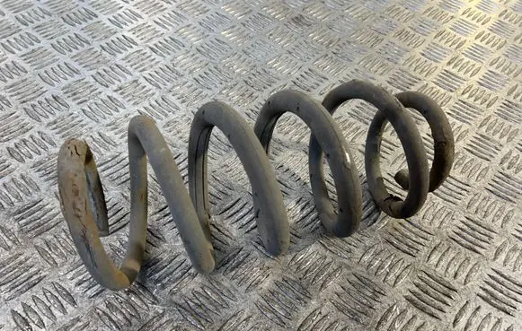 Toyota RAV 4 (XA30) Rear coil spring