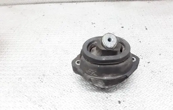 BMW X5 E53 Engine mount bracket 675843001