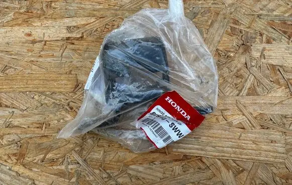 Honda CR-V Rear door upper hinge 67910SWWE01ZZ