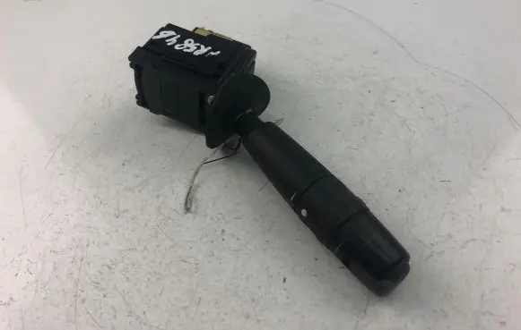 Peugeot 605 Indicator stalk 9609342377