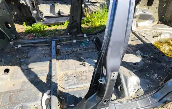 Honda CR-V Pillar (middle) 
