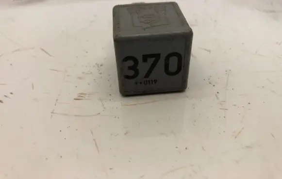 Audi A5 8T 8F Other relay 8D0951253