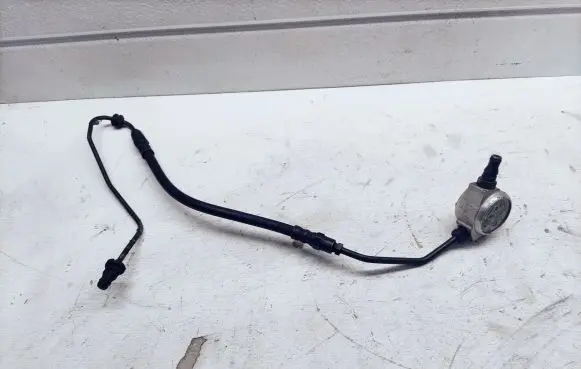 Volkswagen Touran I Brake vacuum hose/pipe 01147T200