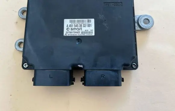 Smart ForTwo II Engine control unit/module ECU A4515453932 G2T60173HAZE