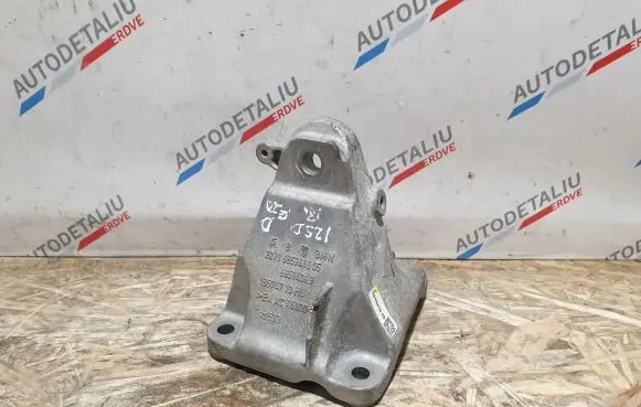 Engine mounting bracket