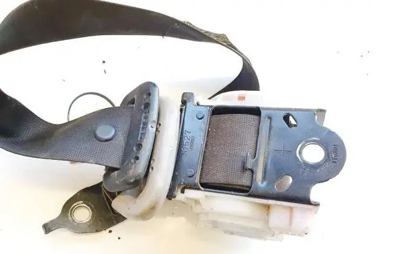 Mitsubishi Grandis Rear seatbelt e40433102