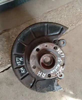 Skoda Yeti (5L) Front wheel hub