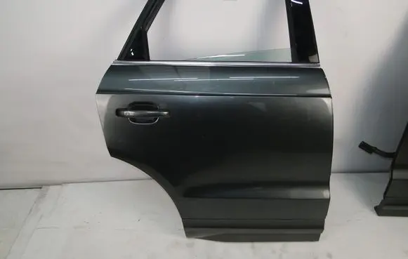 Audi Q3 8U Front door 8U0823312D