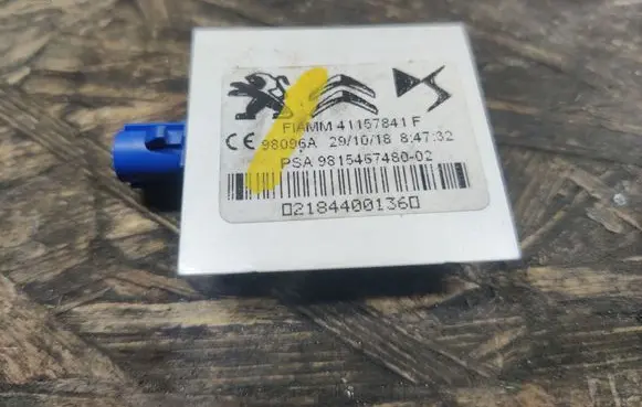 Citroen DS7 Crossback Aerial antenna amplifier 9815467480