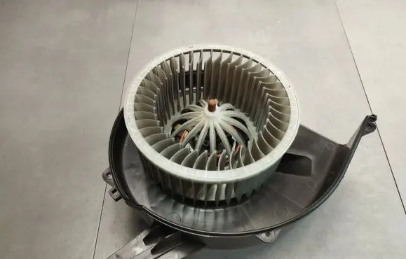 Audi A1 Heater fan/blower 6R1819015