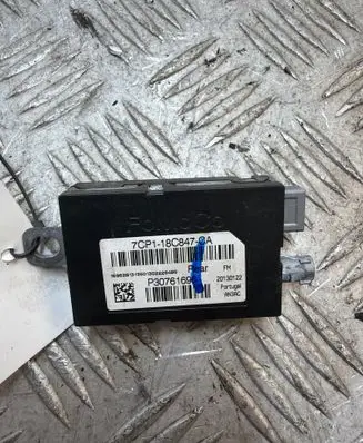 Volvo V40 Aerial antenna amplifier 7CP118C847CA P3076169