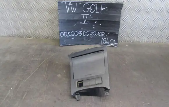 Volkswagen Golf V Car ashtray 
