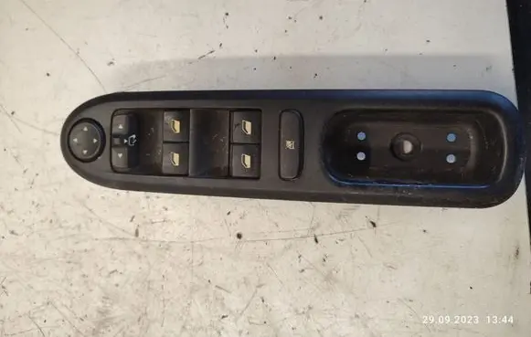 Peugeot 407 Electric window control switch 53269704