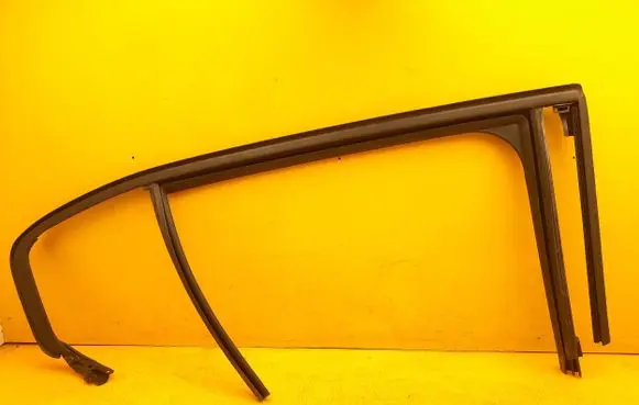 Citroen C5 Aircross Rubber seal rear door 9811246780