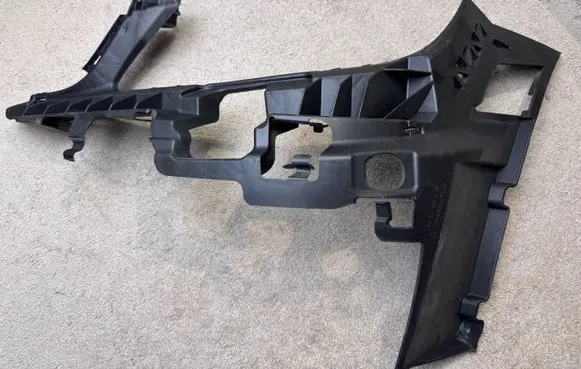Mercedes-Benz C AMG W204 Front bumper mounting bracket A2048852965