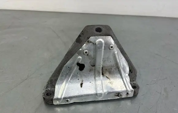 BMW 5 F10 F11 Engine mounting bracket 6777628