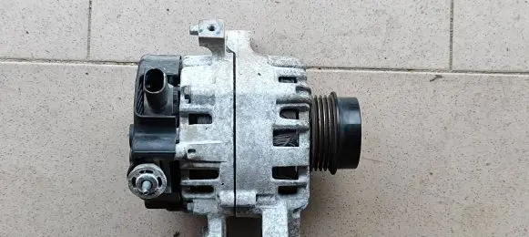 Toyota Yaris Generator/alternator 270600Y370 2712228A 117010130