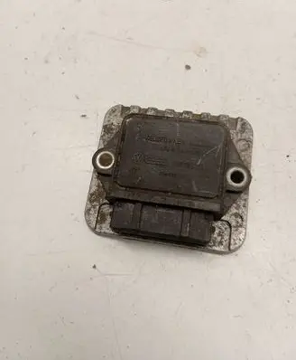 Volkswagen PASSAT B4 Ignition amplifier control unit 191905351B 339373