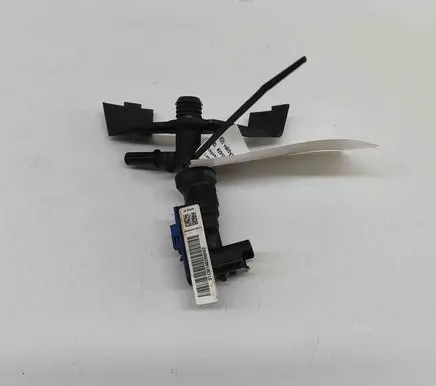 Engine mount vacuum valve